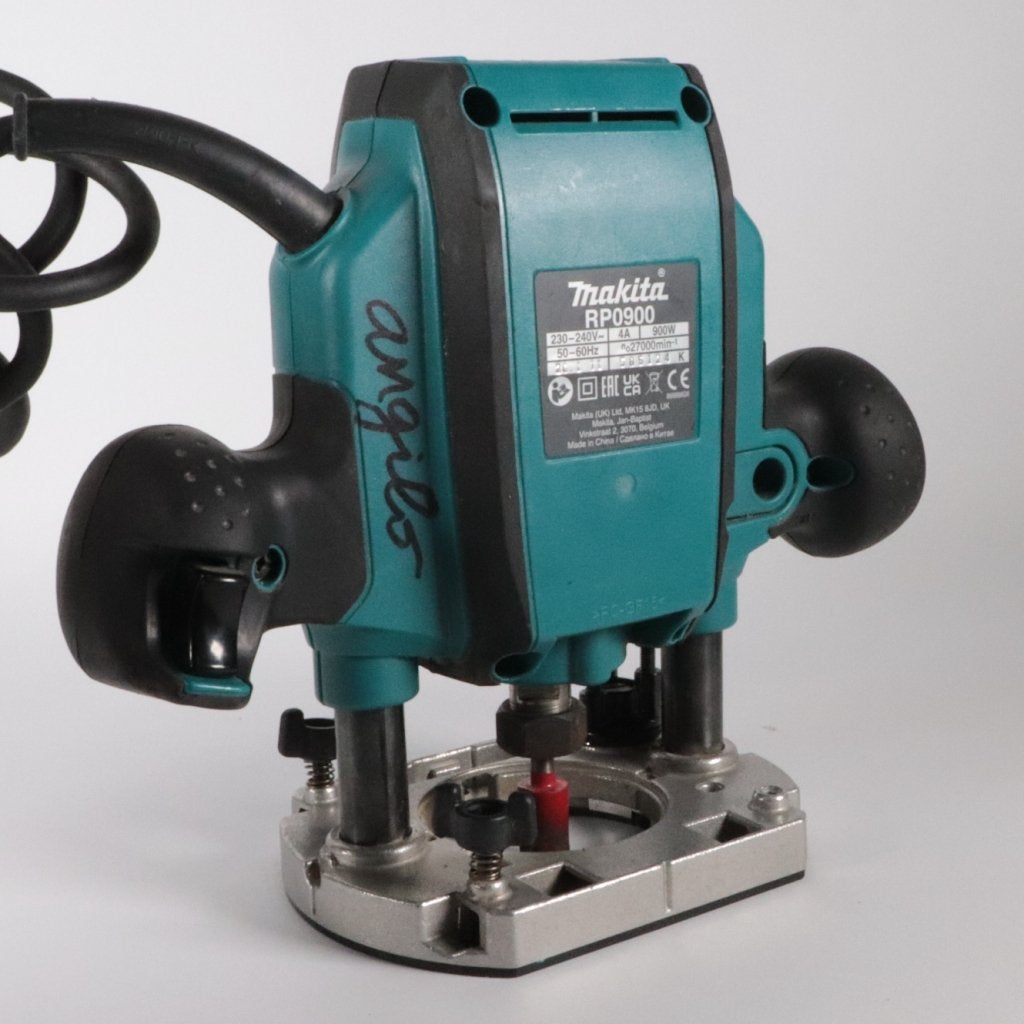Makita Bovenfrees - Nette Staat, Makita, Gebruikt, Support@makita.com, Makita Corporation, 3-11-8, Sumiyoshi-cho, 
Anjo, Aichi 446-8502
Japan