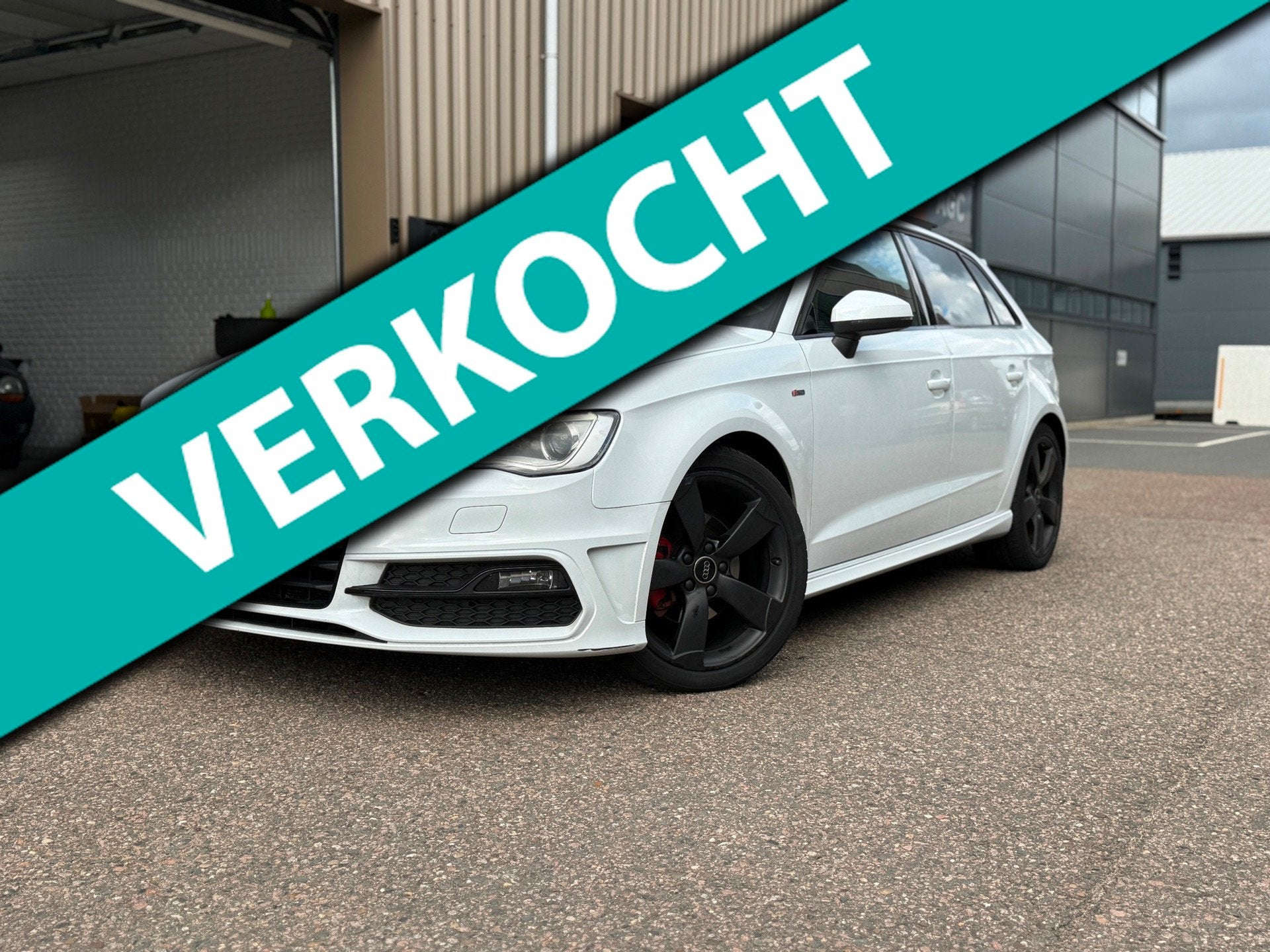 Audi A3 Sportback 1.4 TFSI CoD Ambition Pro Line S Pano DSG, Gebruikt, 4 cilinders, 1210 kg, Leder en Stof