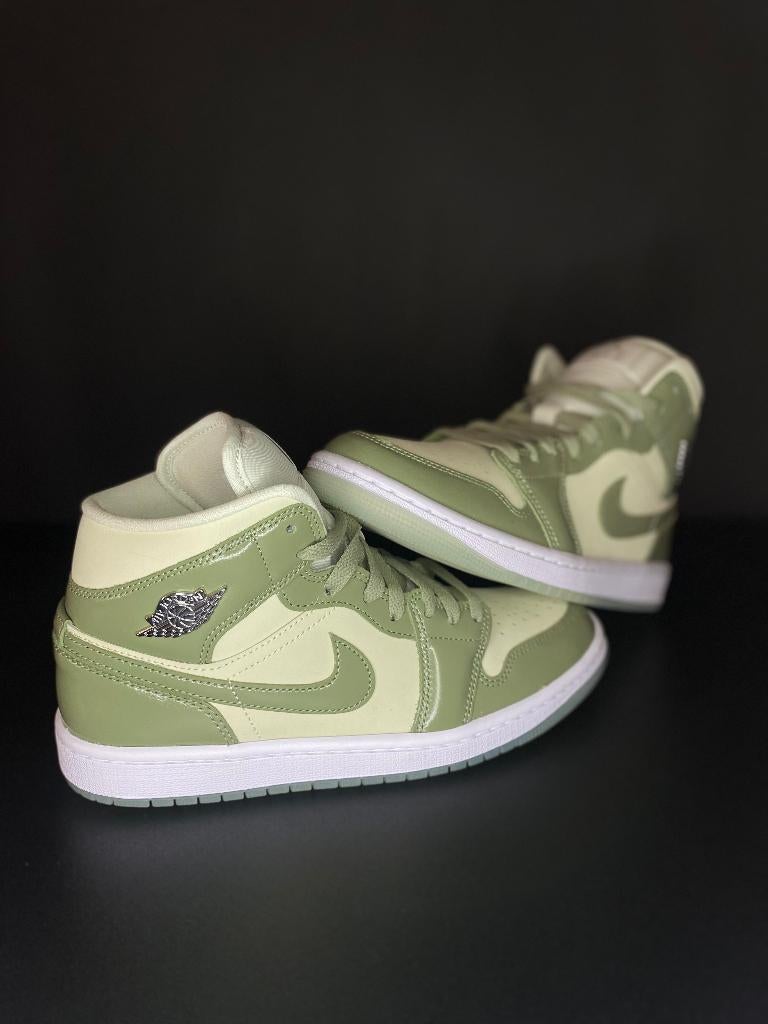NIKE AIR JORDAN 1 MID SEA GLASS OIL GREEN - maat 40, Nike, Nieuw, Ophalen of Verzenden, Sneakers of Gympen