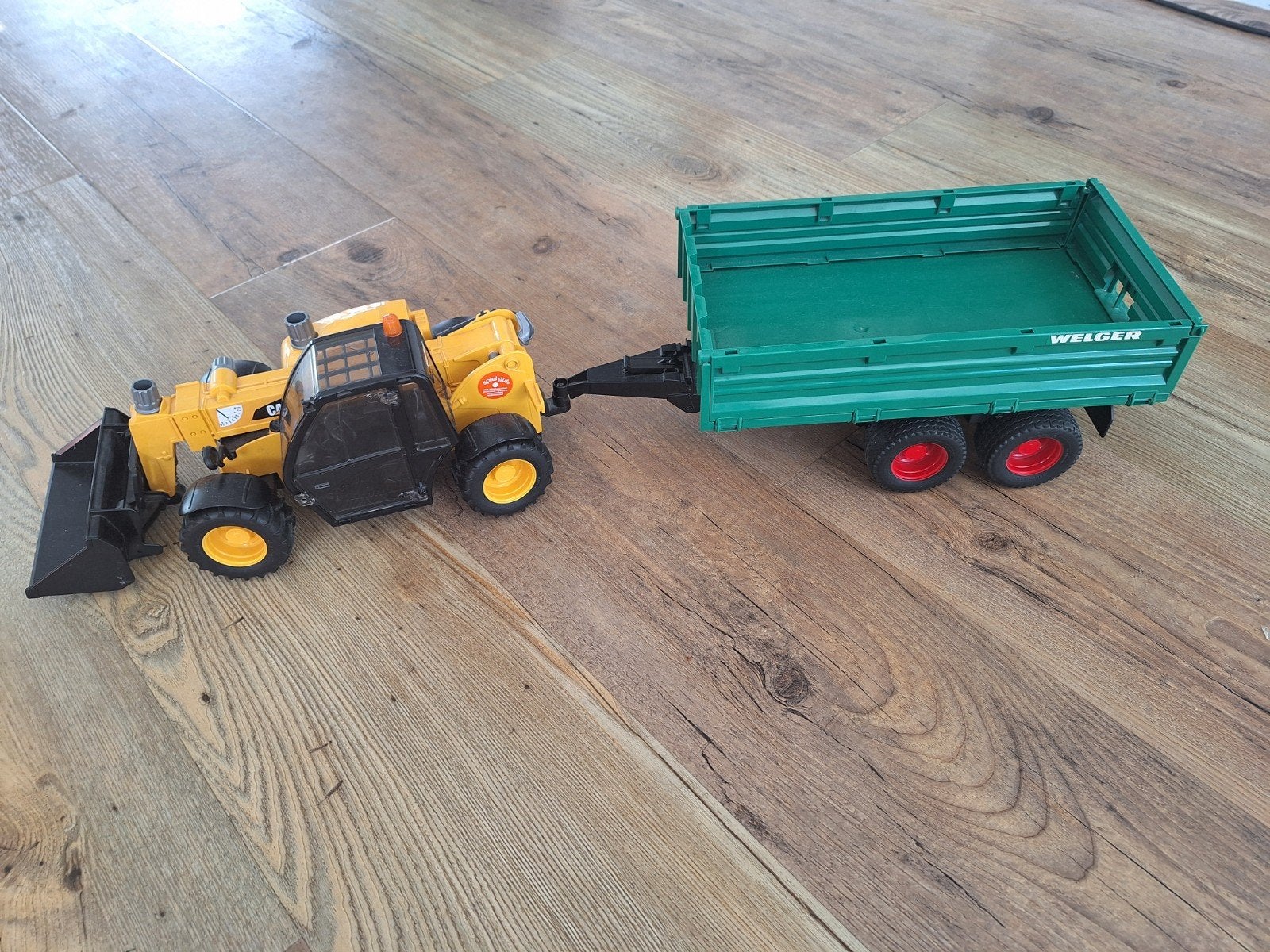 Bruder Caterpillar shovel met Welger aanhanger speelgoed, Ophalen of Verzenden, Gebruikt