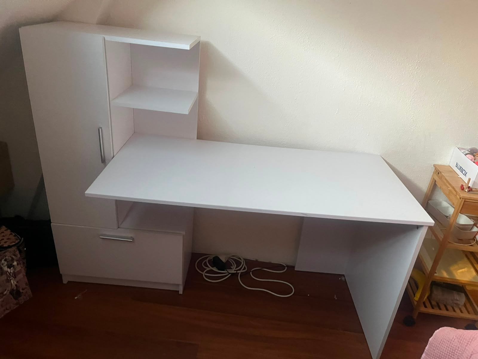 Wit IKEA kinder/tiener bureau met opbergruimte, Huis en Inrichting, Bureaus, Ophalen of Verzenden