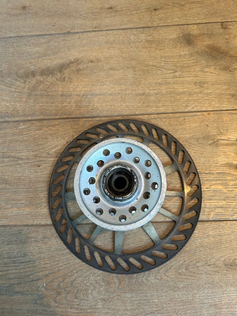 Yamaha TTR250 voorwiel naaf, Ophalen of Verzenden