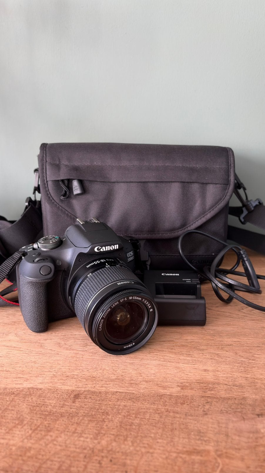 Canon EOS 2000D + Lens & Tas, Spiegelreflex, Canon, Ophalen of Verzenden, Zo goed als nieuw
