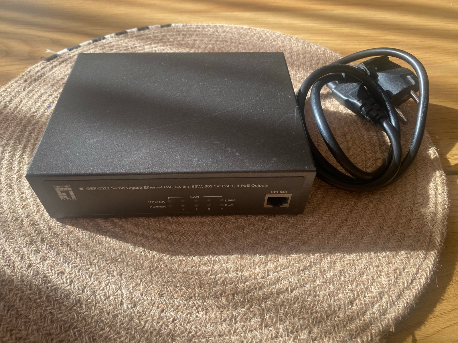 LevelOne GEP-0522 5-Poorts Gigabit Ethernet PoE Switch, Computers en Software, Ophalen of Verzenden, Zo goed als nieuw