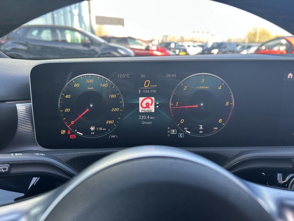 Mercedes-Benz A-klasse 180 d Premium Plus | Navigatie | Came, Auto's, Mercedes-Benz, 1345 kg, Gebruikt, 4 cilinders, Met garantie (alle)