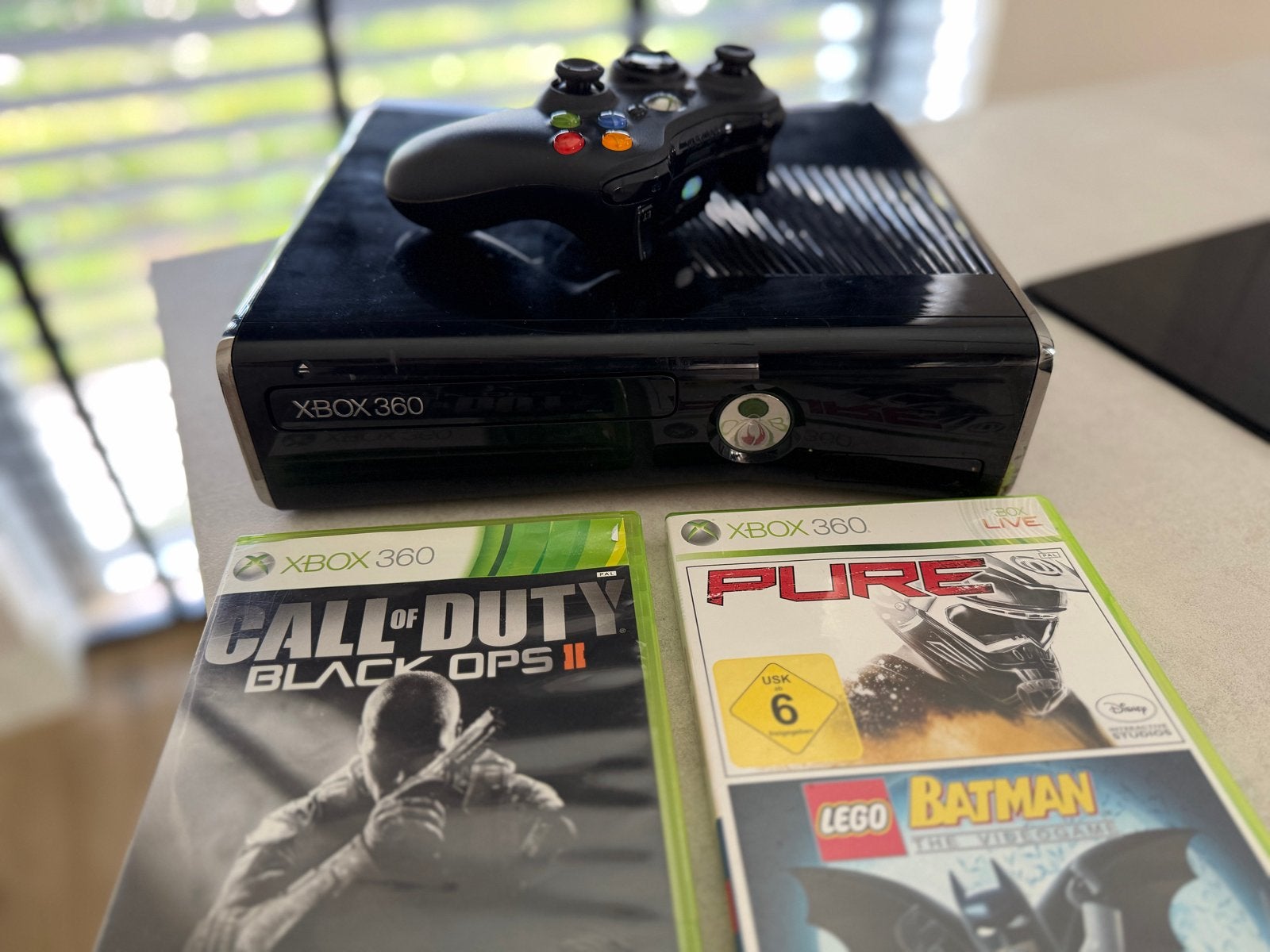 Xbox 360 S met controller en 3 games, Gebruikt, Vanaf 18 jaar, Shooter, 2 spelers