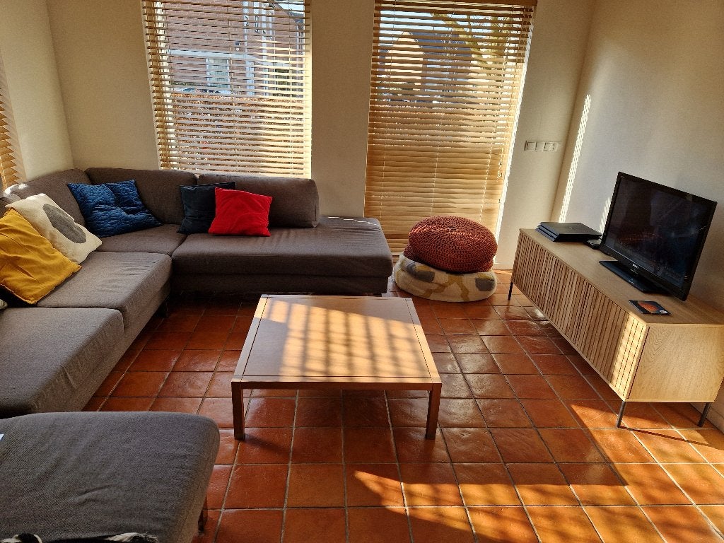 Salontafel notenhout 90x90cm, Huis en Inrichting, Tafels | Salontafels, Ophalen, Gebruikt, 50 tot 100 cm, Modern Design