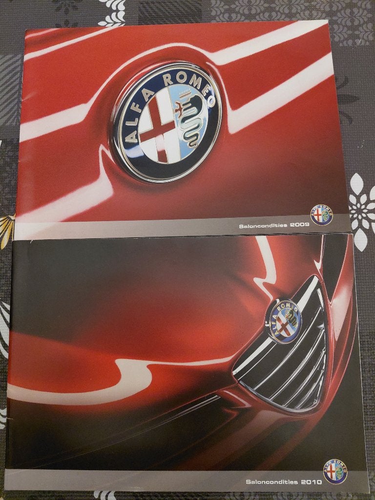 2 Brochures Alfa Romeo Saloncondities 2009/2010, Alfa Romeo, Ophalen of Verzenden, Zo goed als nieuw, Alfa Romeo