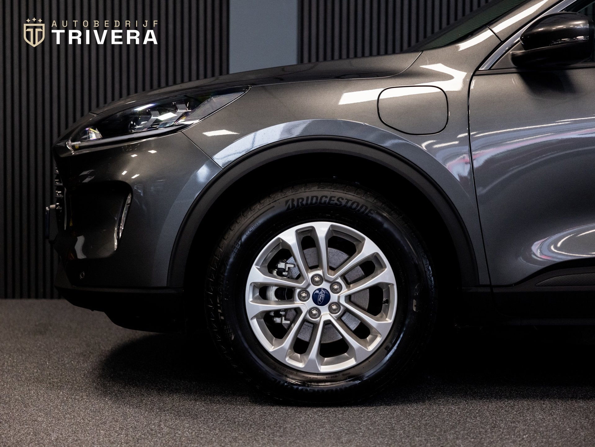 Foto 11 van Ford Kuga 2.5 PHEV Titanium l SoH 96% l CAM 360° l CARPLAY