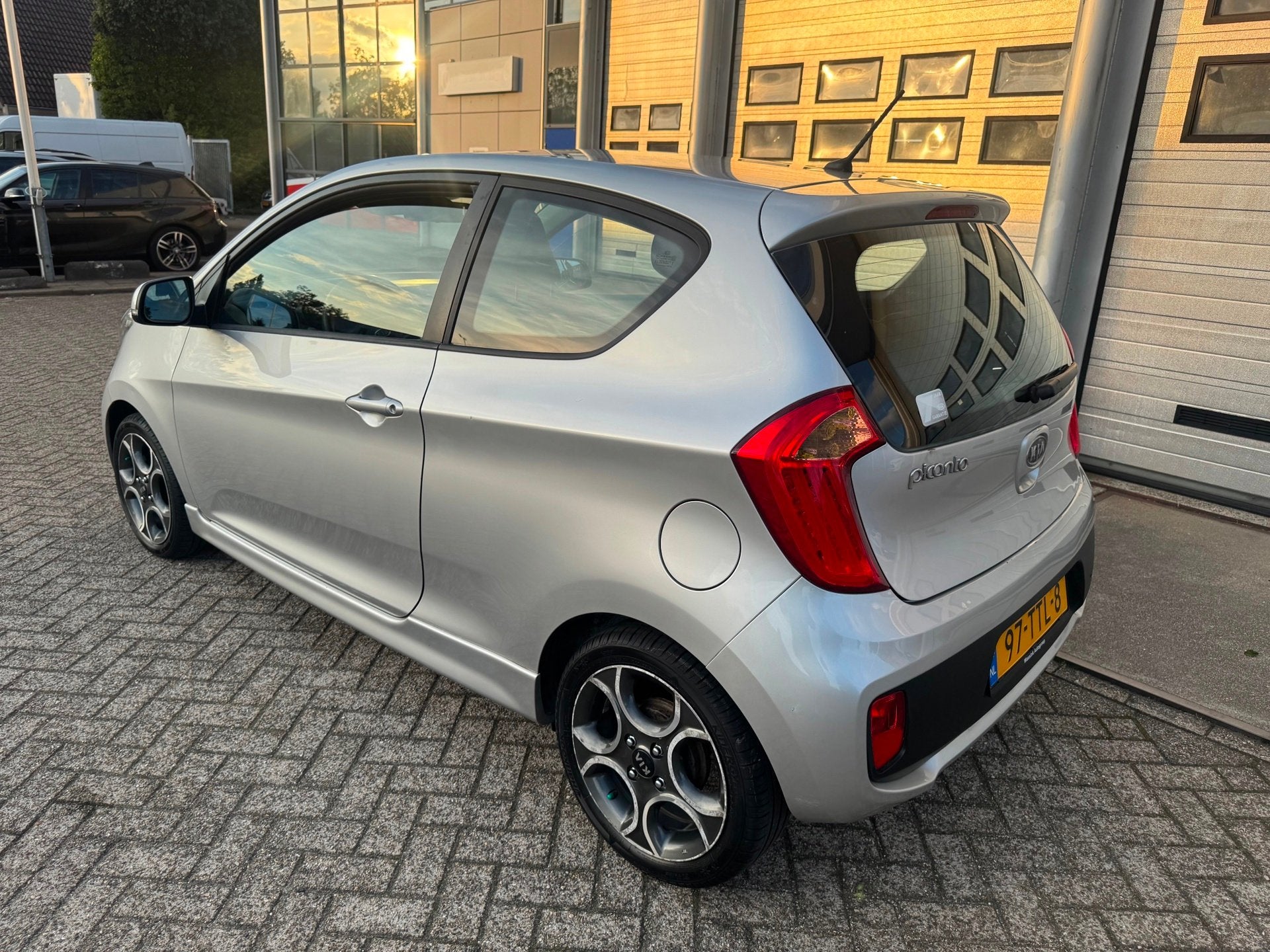 Kia Picanto 1.2 CVVT Comfort Pack Airco,Led,1e eigenaar, Euro 5, 86 pk, Gebruikt, 400 kg
