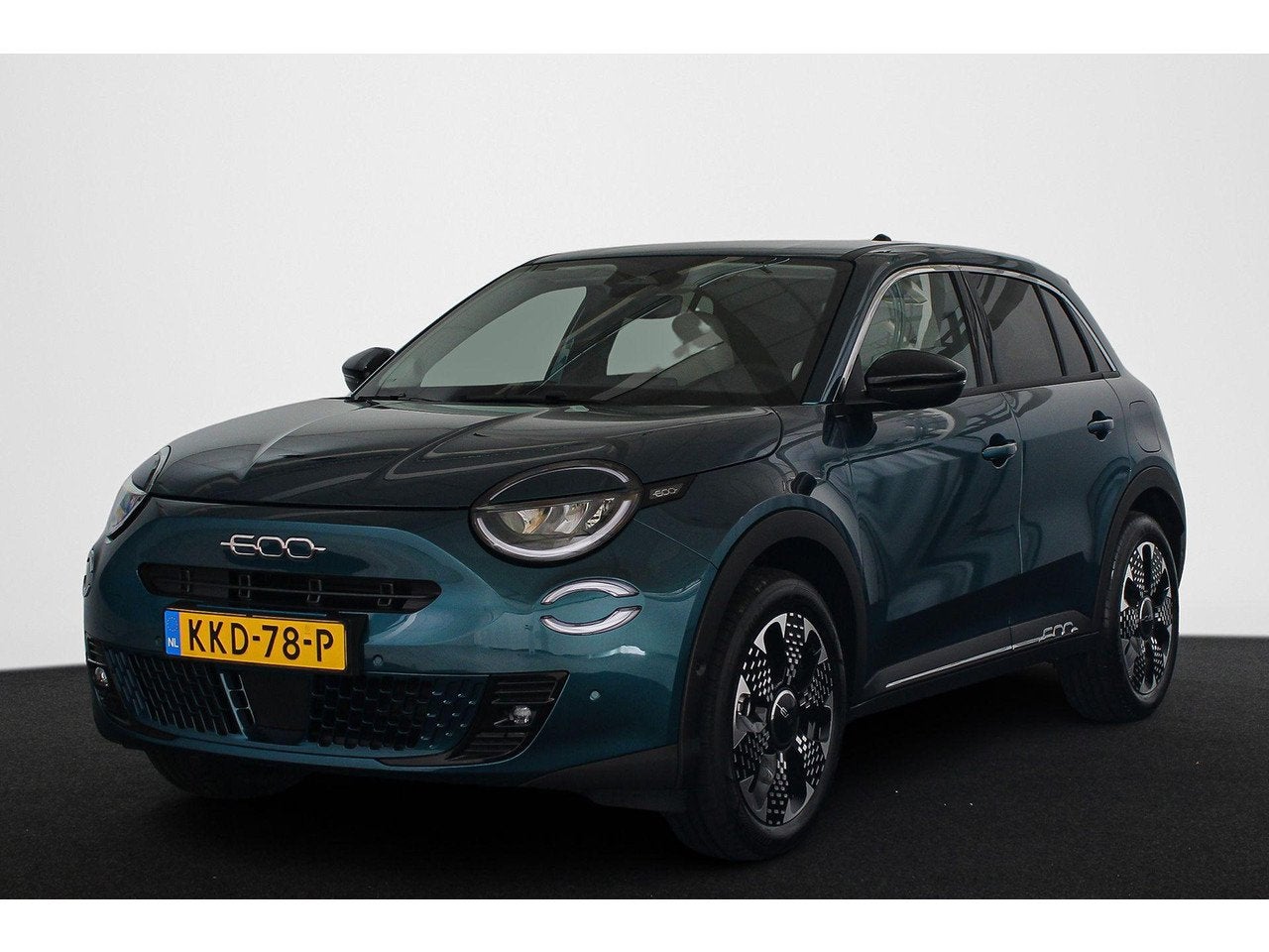 Fiat 600E La Prima 54 kWh Stoelverwarming Massage 360-Camera, Auto's, Fiat, Automaat, Automatische klimaatregeling, Gebruikt, 156 pk