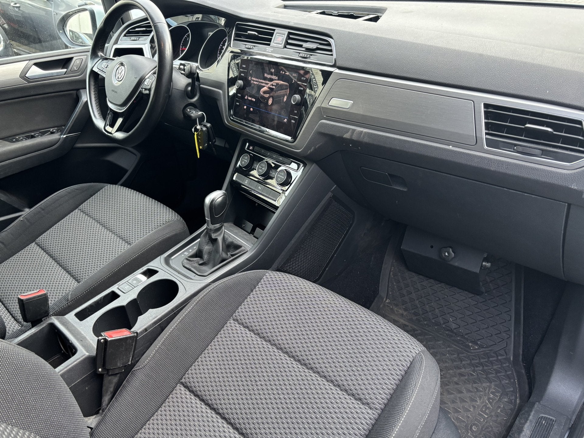 Volkswagen Touran 2.0 TDI SCR AUTOMAAT / DEALERONDERHOUDEN, Auto's, Volkswagen, Dealer onderhouden, Stof, 4 cilinders, 150 pk