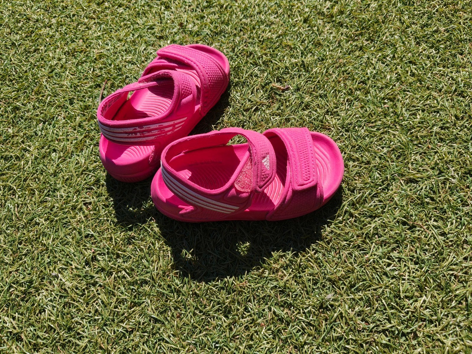 Roze Adidas sandalen maat 20 voor meisjes, Adidas, Meisje, Schoenen, Ophalen of Verzenden