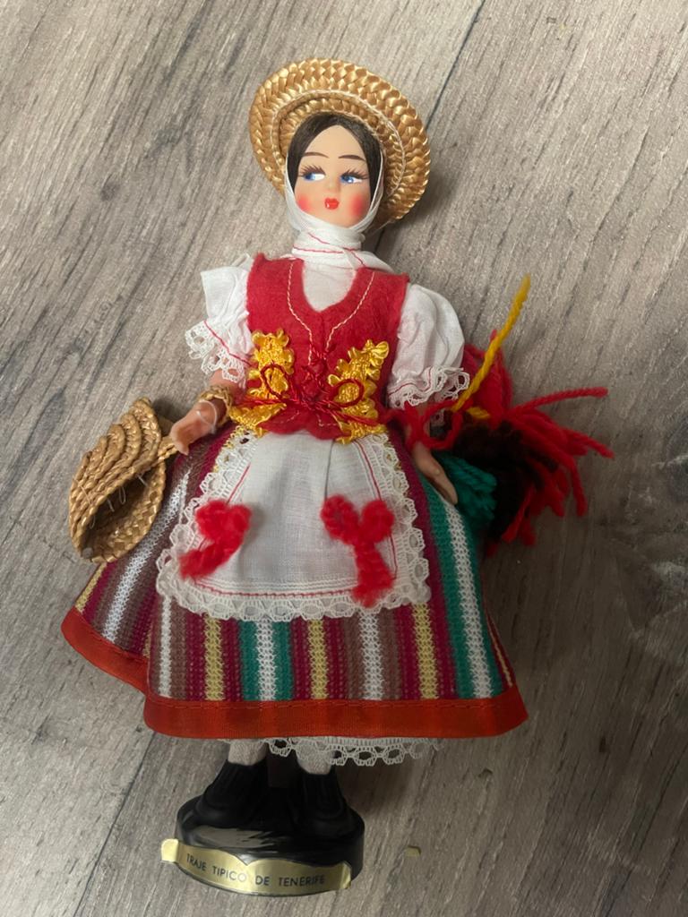 Vintage 1960 pop in traditionele klederdracht Tenerife 20cm, Ophalen of Verzenden, Zo goed als nieuw