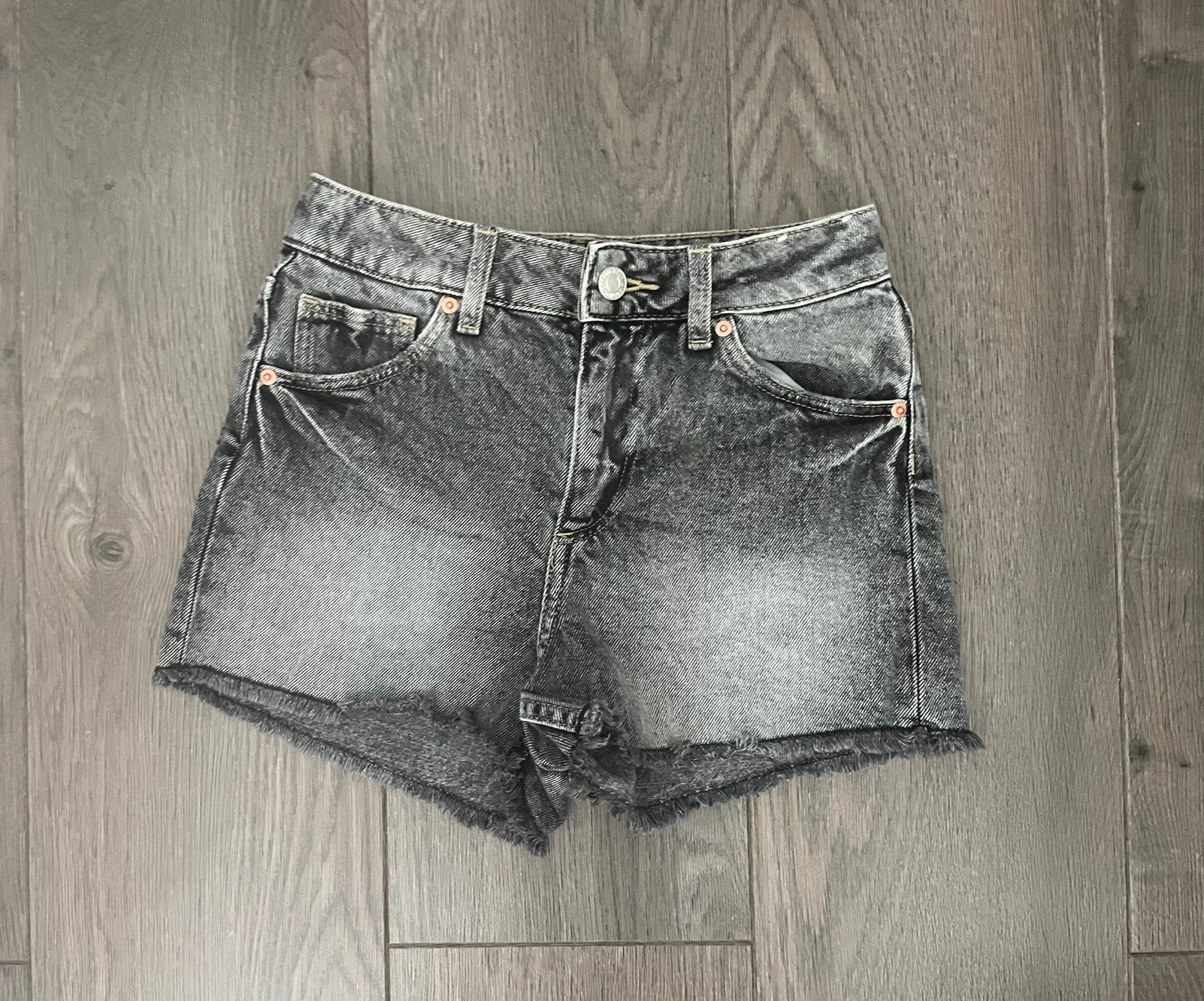 Grijze jeans short mt 140, Ophalen of Verzenden, Zo goed als nieuw, Jongen, Broek