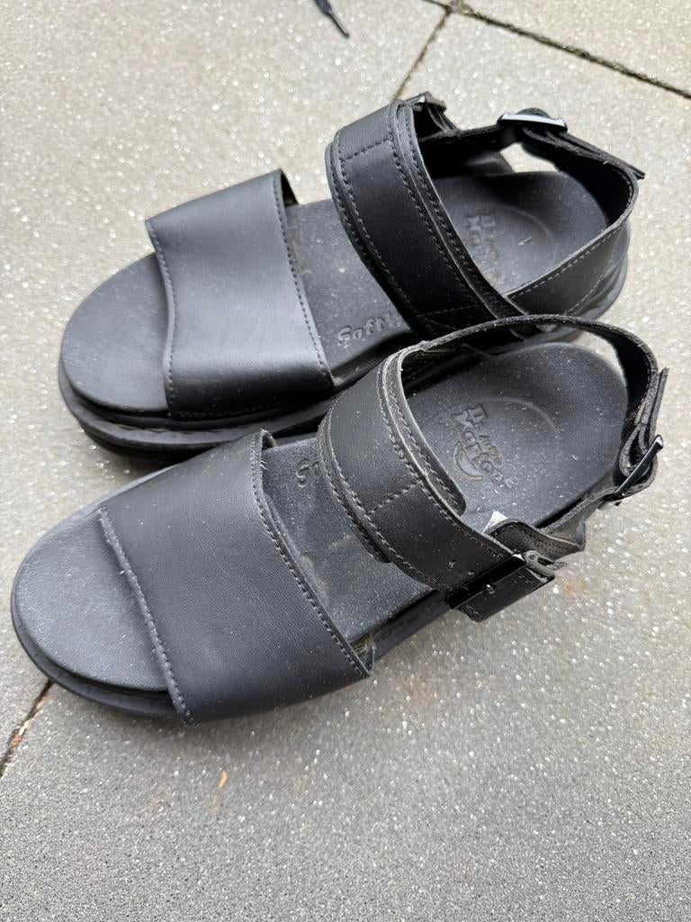 Zwarte leren Dr Martens sandalen, platform, maat 38, Ophalen of Verzenden, Zo goed als nieuw, Zwart, Sandalen of Muiltjes