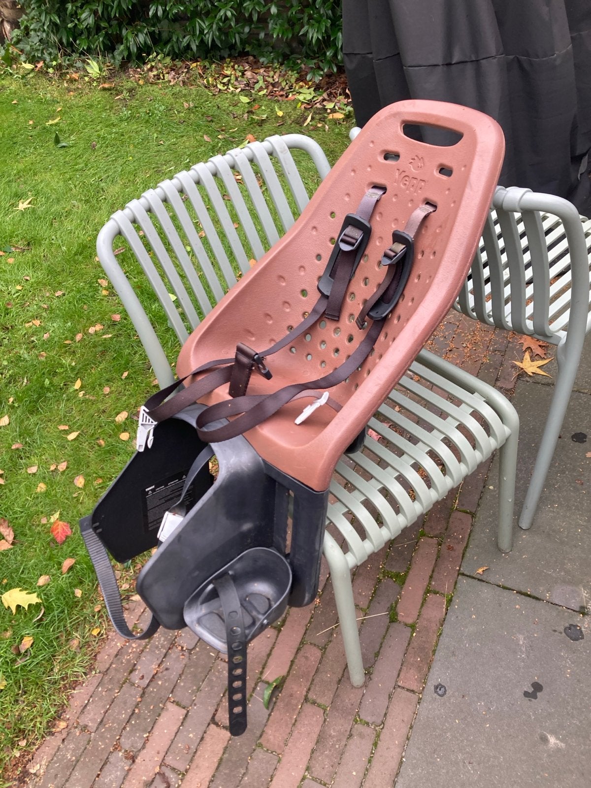 Yepp fietsstoeltje achter met Thule EasyFit Adapter, Ophalen, Achterzitje, 9 t/m 36 kg, Gebruikt