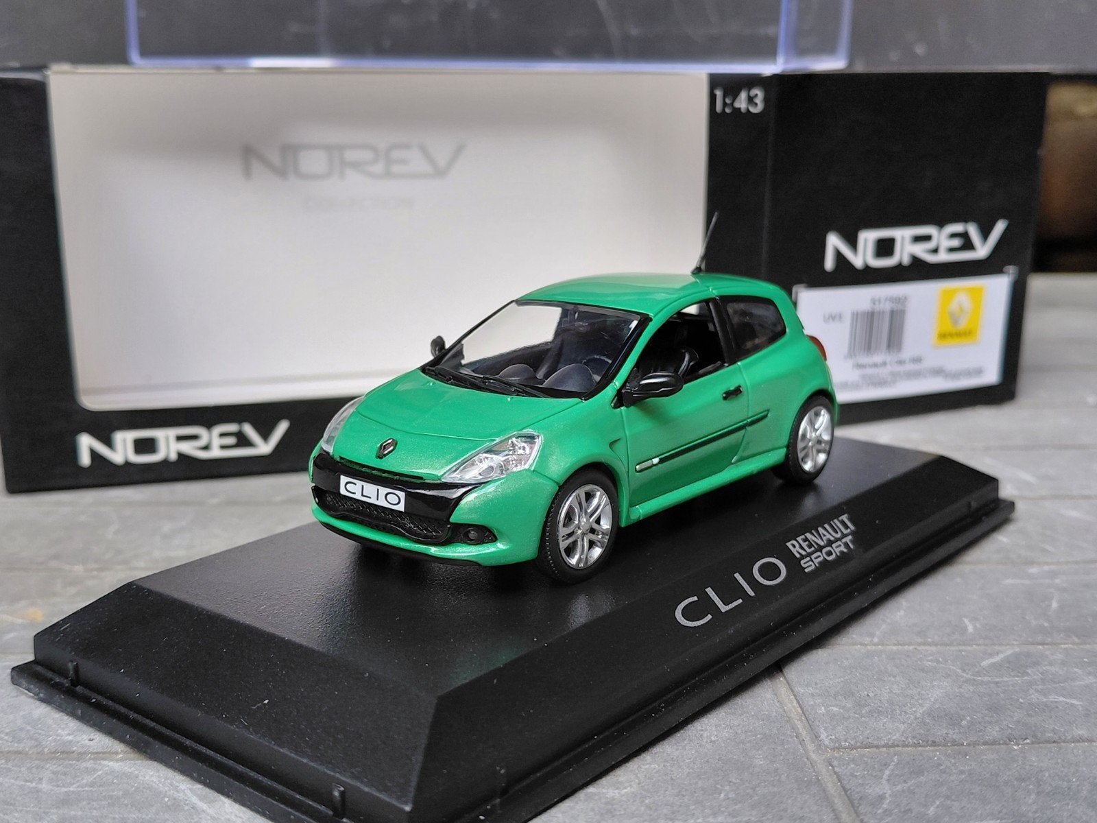 Renault Clio 3 R.S. phase 2 2009-2013 Vert Alien 1/43 Norev, Ophalen of Verzenden, Zo goed als nieuw, Auto, Norev