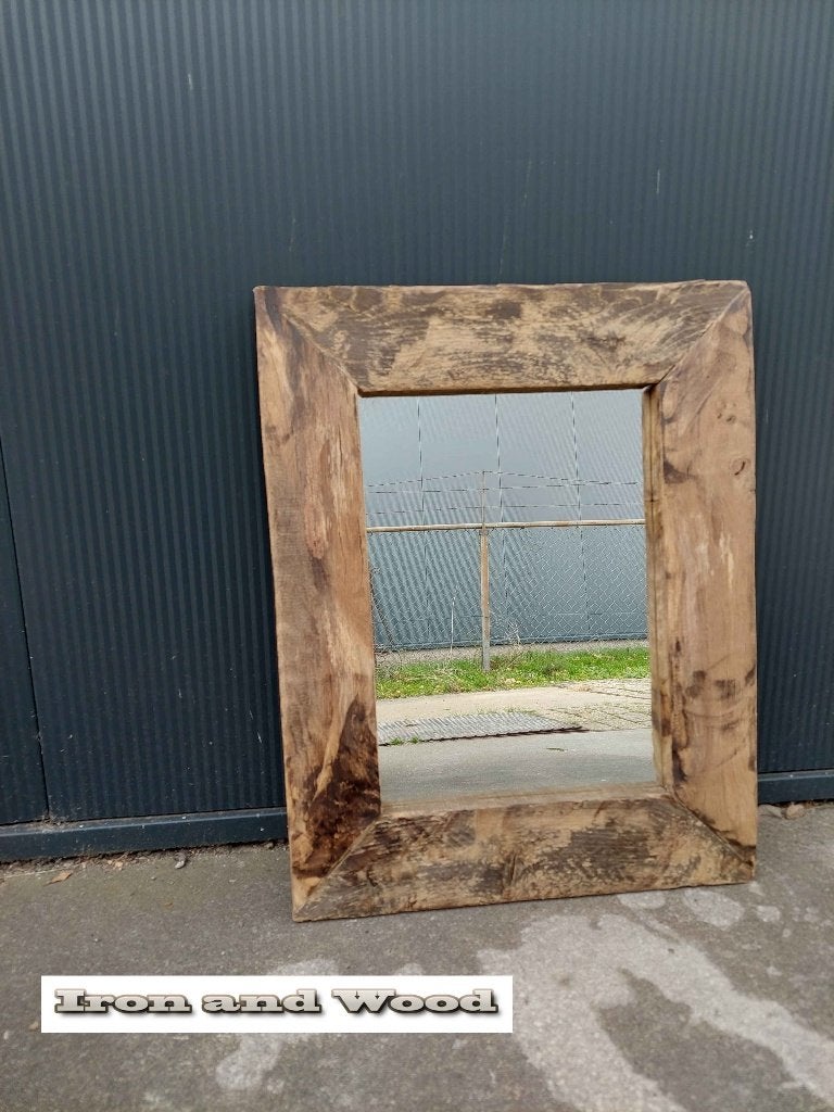 Oud eiken stoere spiegel met wagonplanken lijst afm: 61 x 49, Huis en Inrichting, Woonaccessoires | Spiegels, Ophalen, Minder dan 50 cm