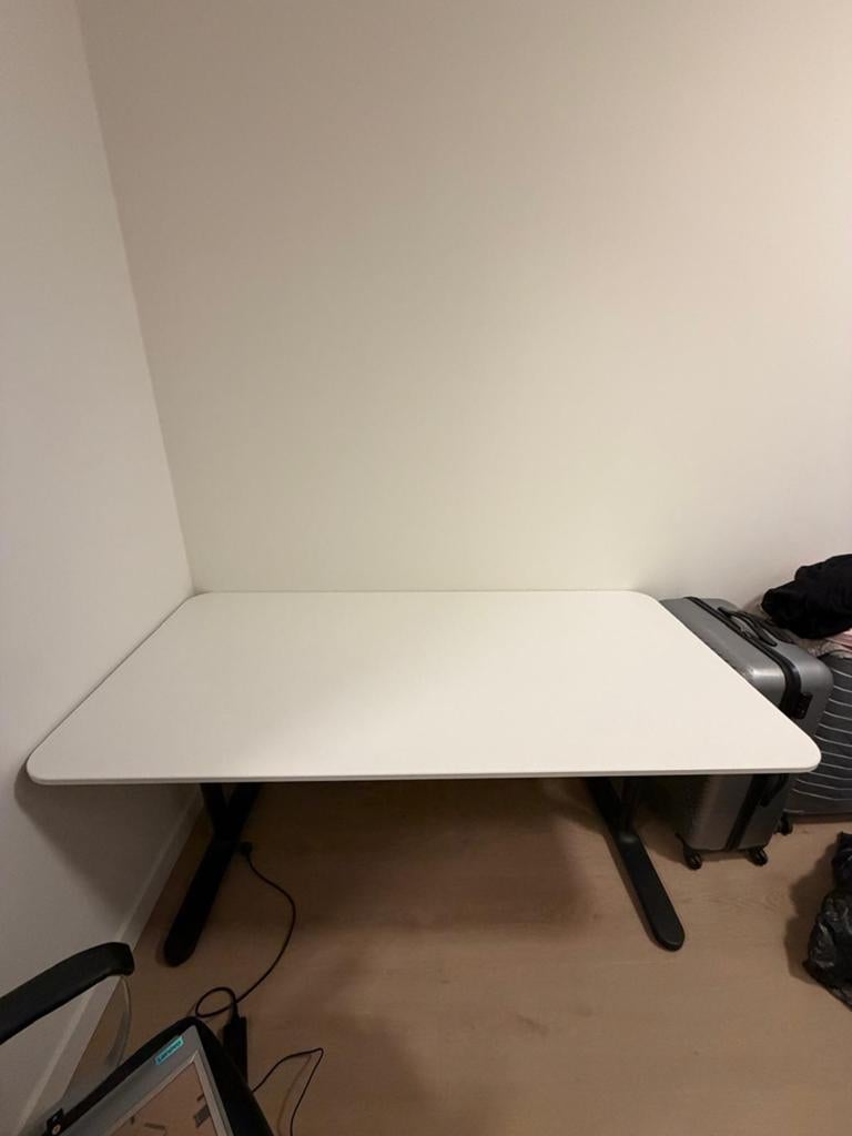 Ikea bureau, Ophalen, Zo goed als nieuw