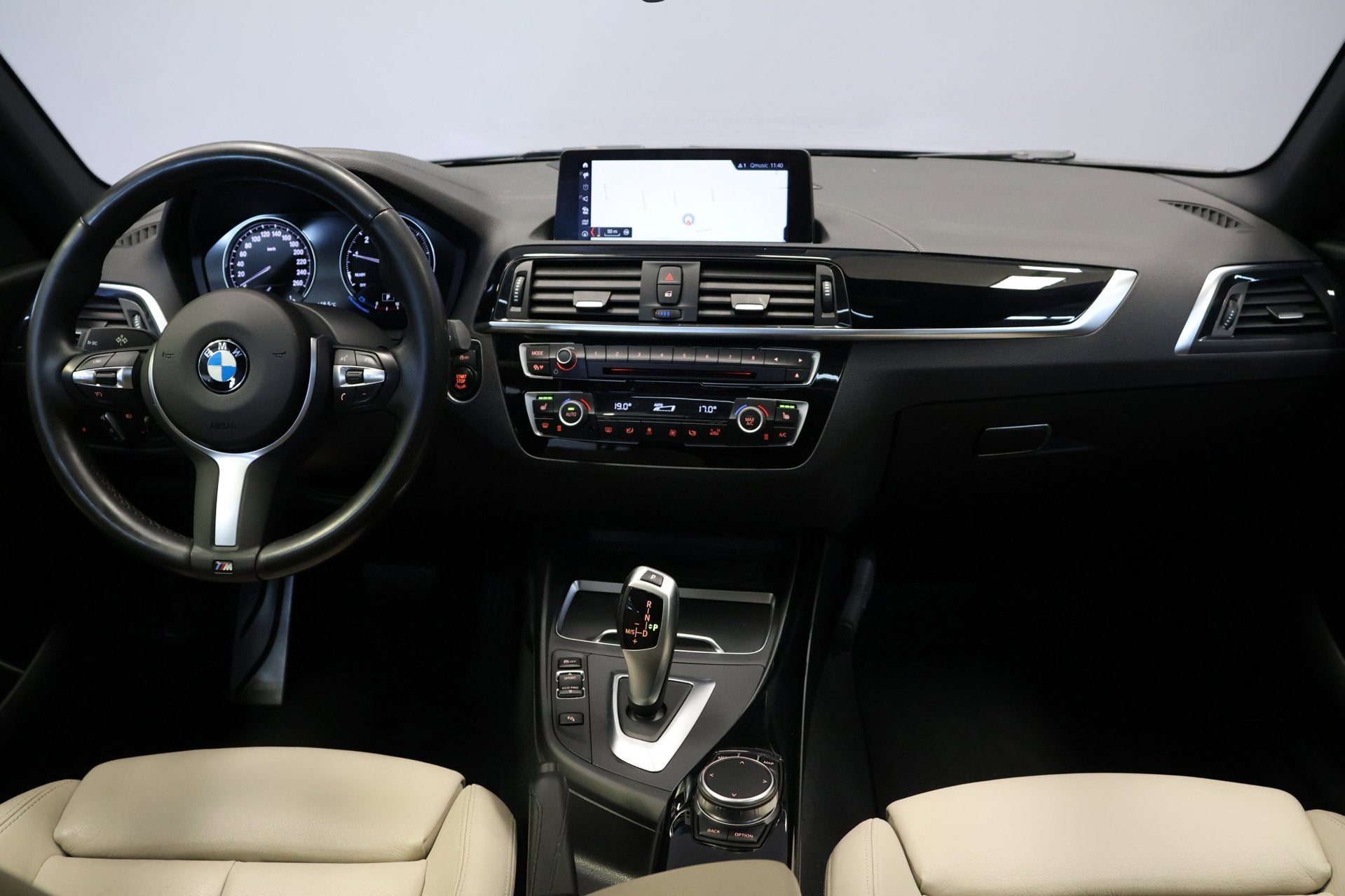 BMW 1-serie 118i Edition M Sport Shadow High Executive, Gebruikt, Bedrijf, 650 kg, 3 cilinders