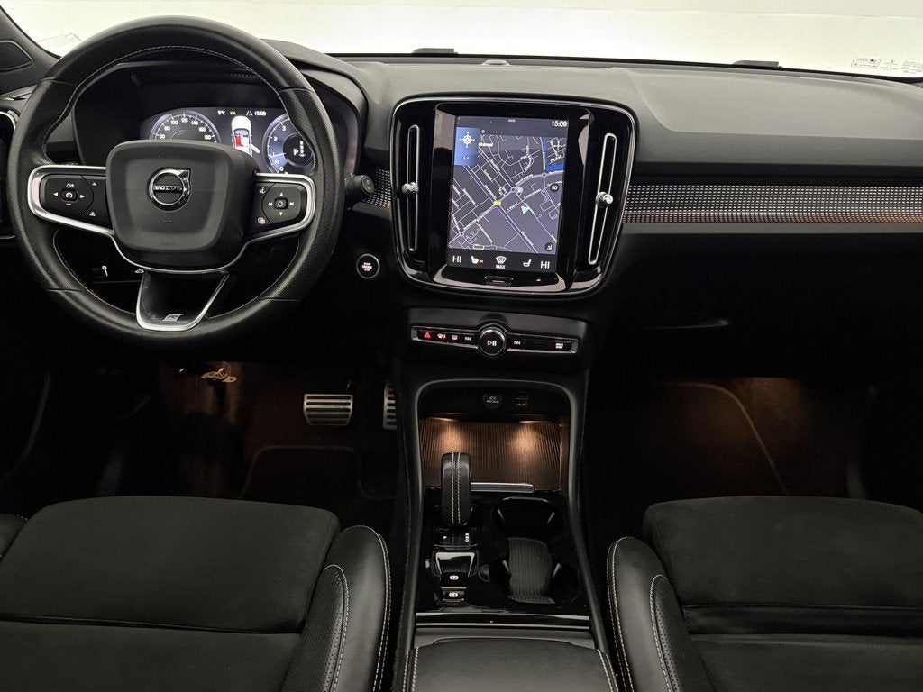 Volvo XC40 1.5 T3 R-Design | Pano | Virtual | Camera | Trekh, Gebruikt, Euro 6, Wit, Origineel Nederlands