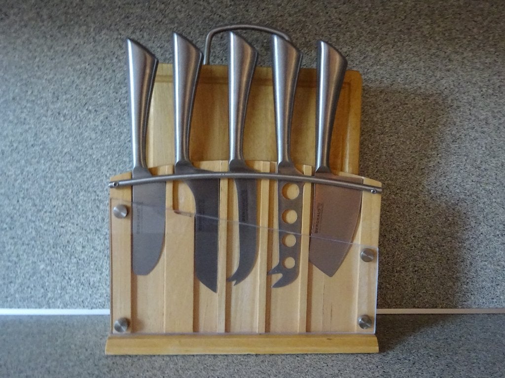 Set kaasmessen met kaasplankje in standaard, Ophalen, Gebruikt, Hout, Snij-/serveerplank
