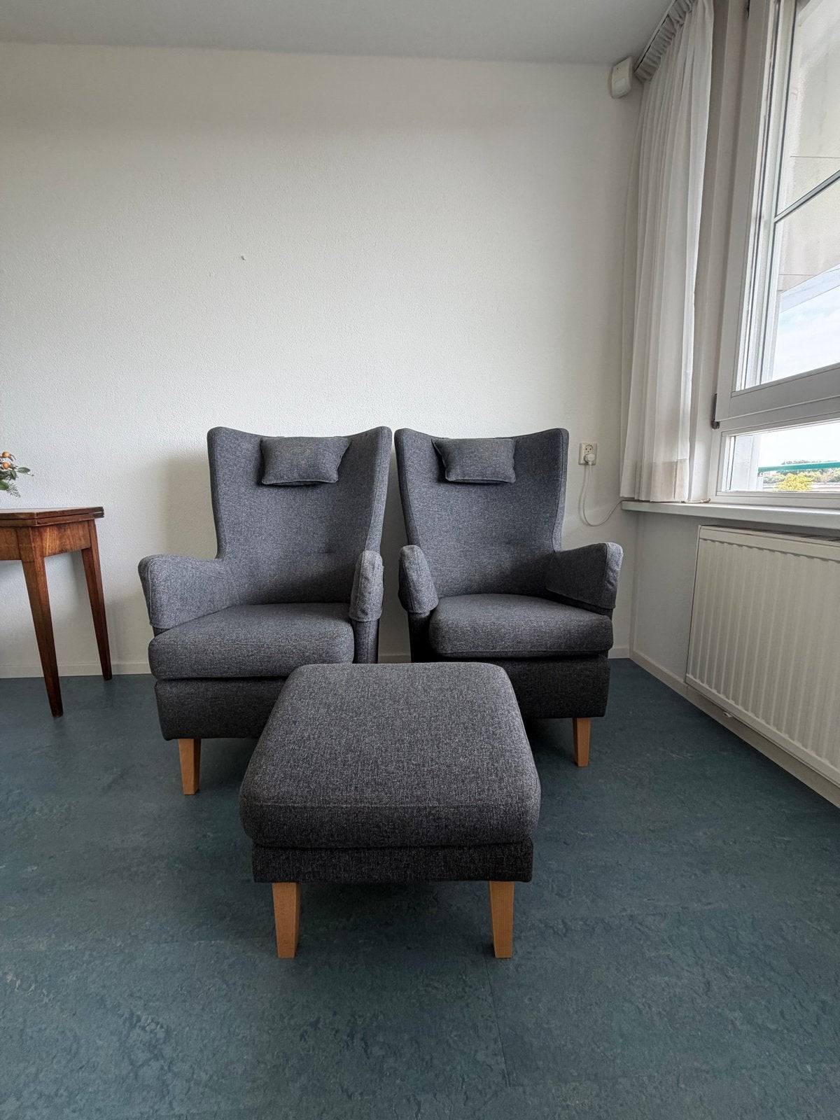Twee IKEA fauteuils met voetenbankje - Zeer goede staat, Ophalen, 75 tot 100 cm, Zo goed als nieuw, Stof