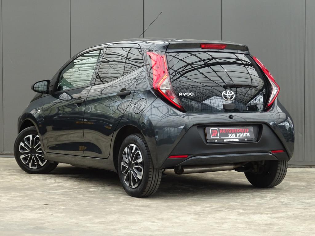 Toyota Aygo 1.0 VVT-i x-fun * EXTRA GETINT GLAS * LED * GOED, Voorwielaandrijving, Stof, Gebruikt, Euro 6
