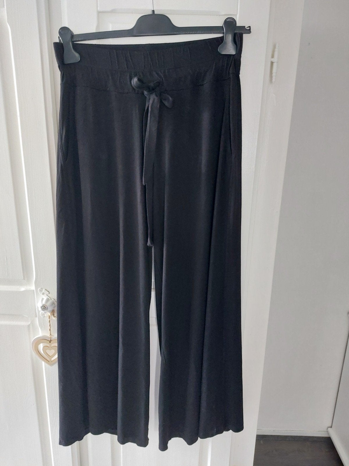 Zwarte wijde broek met trekkoord, Zwart, Maat 42/44 (L), Ophalen of Verzenden, Lang