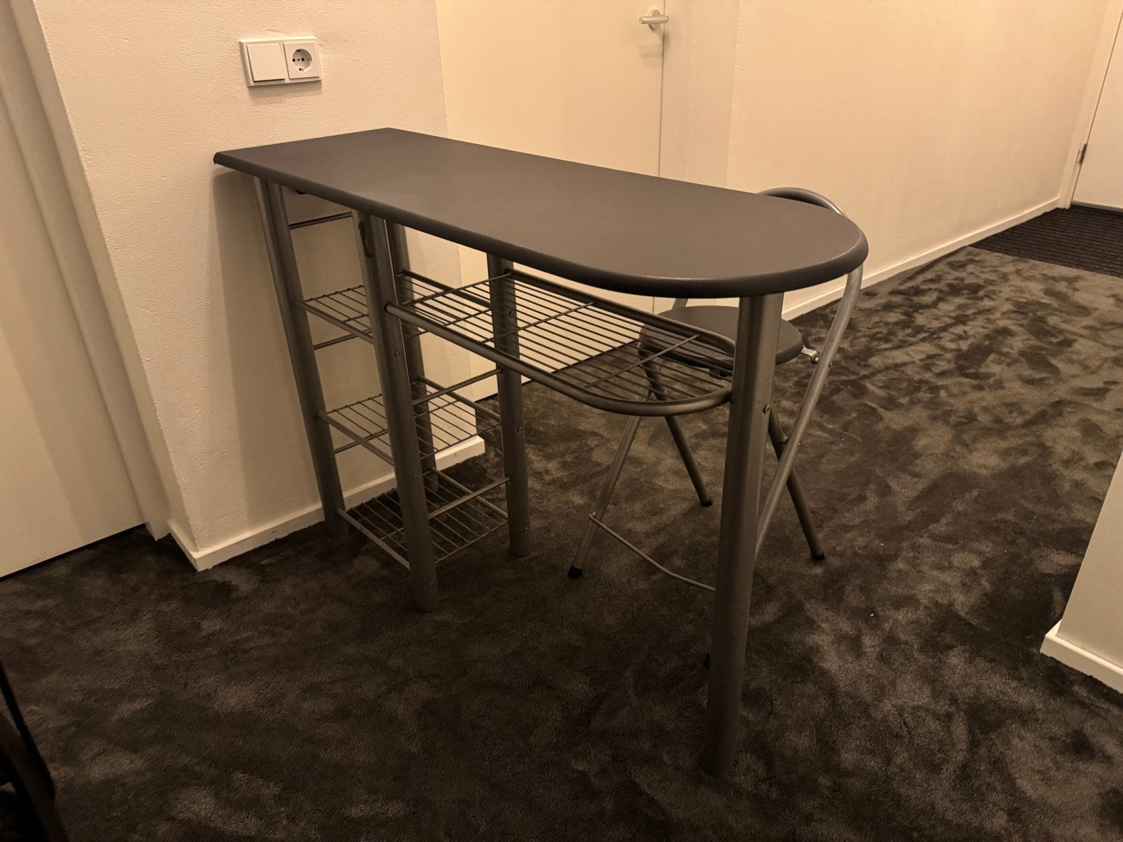 Bartafel met stoel/kruk, Ophalen, Gebruikt, Metaal