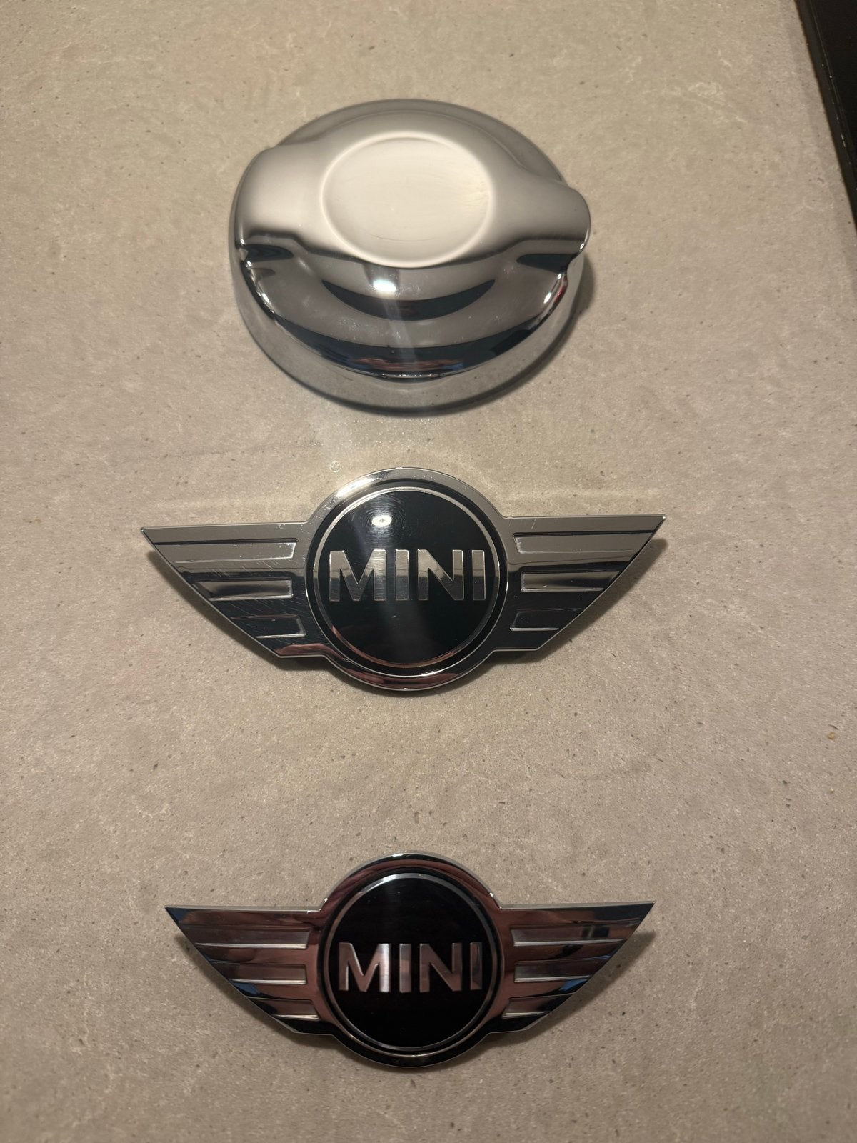 Mini Cooper Embleem en Tankdop - Gebruikt, Auto-onderdelen, Gebruikt, Achterklep, Voor, Ophalen of Verzenden