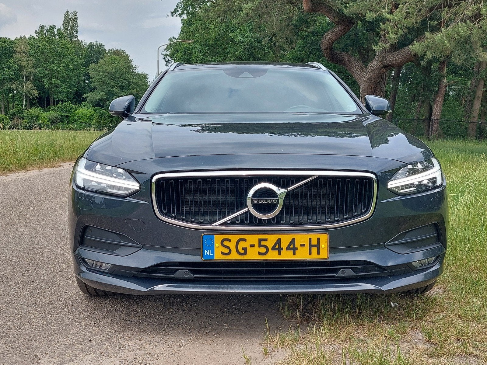 Volvo V90 T4 190pk Geartronic 2018 Grijs, Zwart, 1969 cc, 1616 kg, Stationwagon