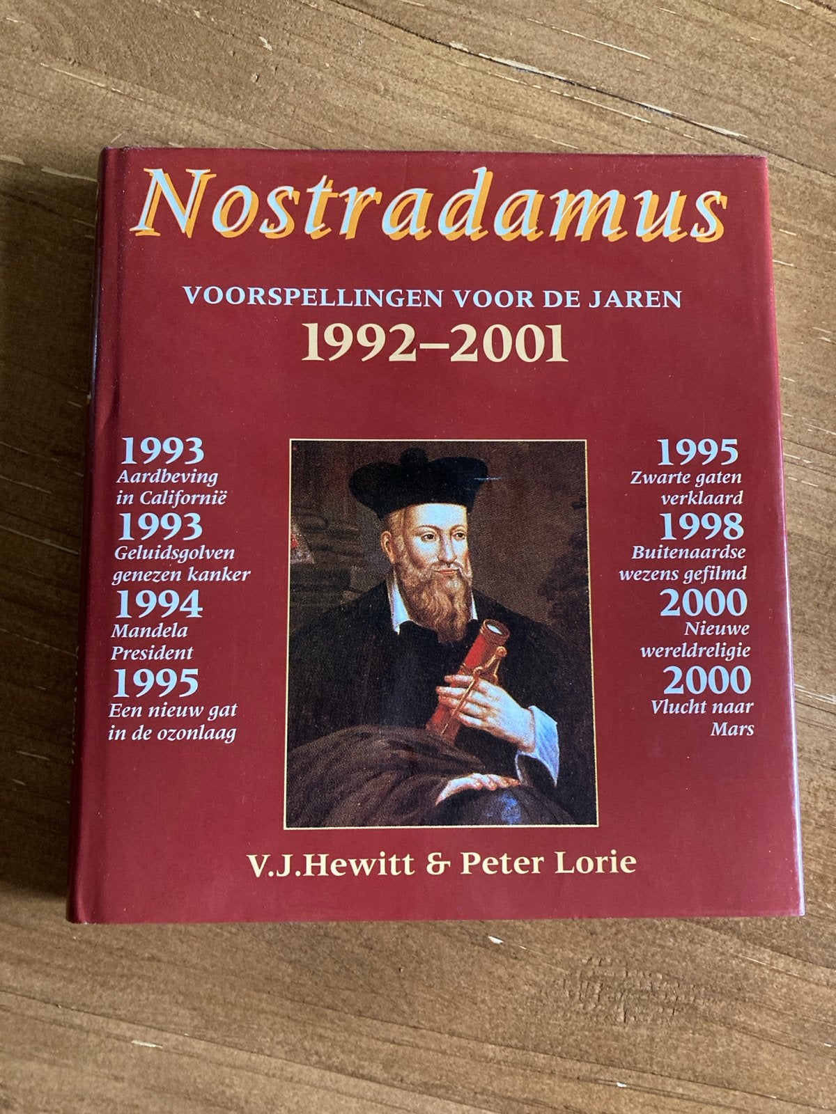 Nostradamus: Voorspellingen 1992-2001 - V.J. Hewitt & Peter, Ophalen of Verzenden, Gelezen, Overige onderwerpen, Achtergrond en Informatie