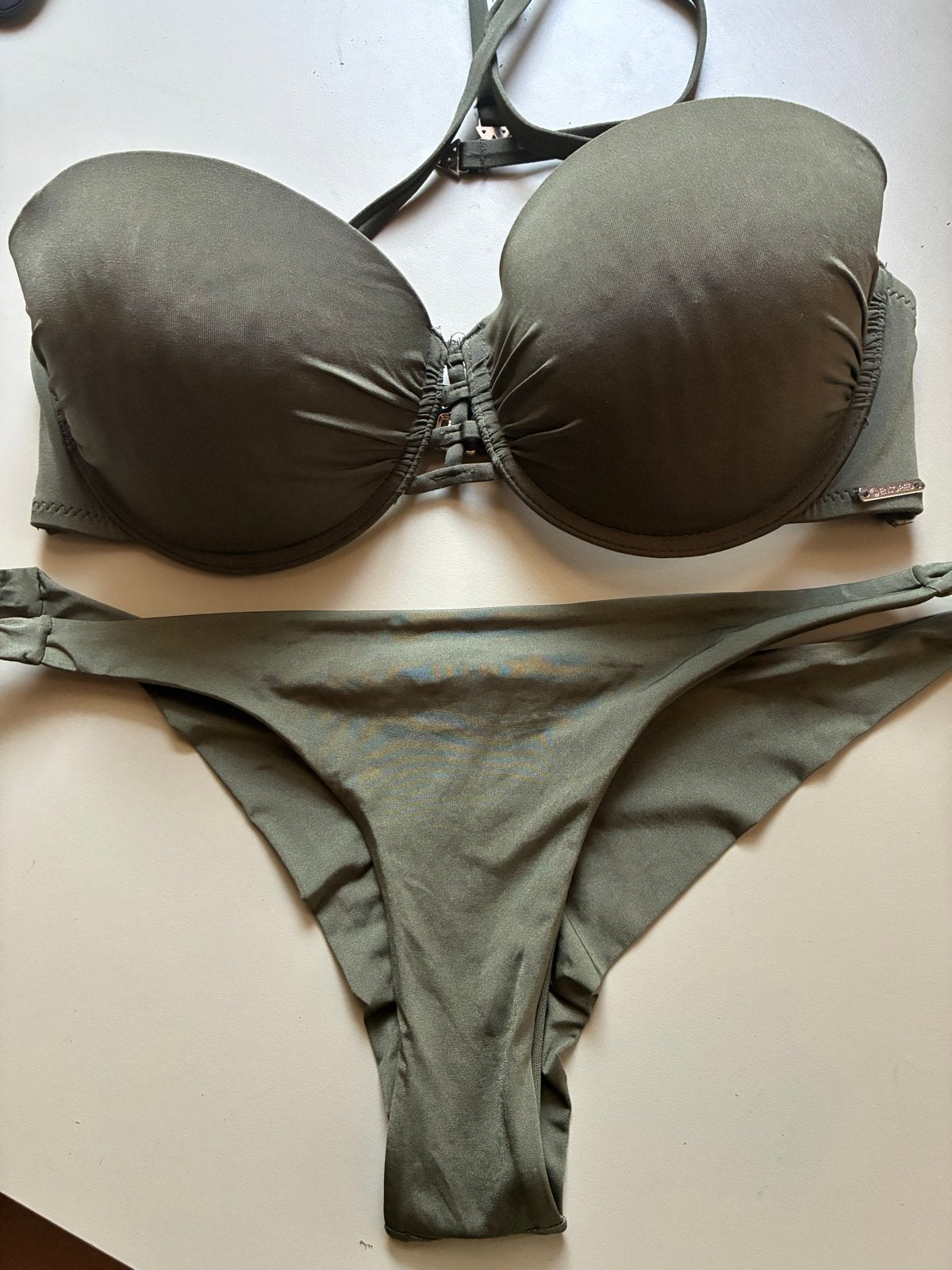 Censored 80C Bikini Olijfgroen met Brazilian Broekje, Kleding | Dames, Ophalen of Verzenden, Zo goed als nieuw, Groen, Bikini