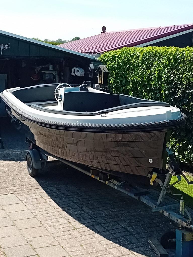 Corsiva 475 NewAge Sloep Compl. incl trailer & Mercury 9.9pk, Watersport en Boten, Sloepen, Ophalen, Overige typen, Rondzit, Zo goed als nieuw
