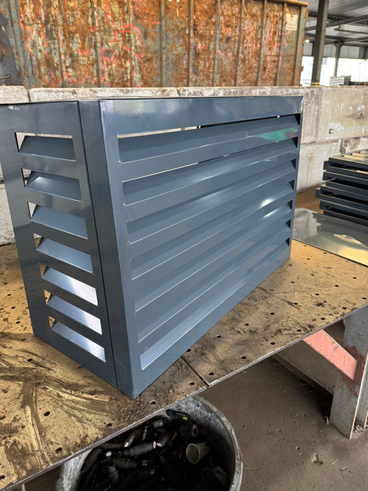 Mooie airco omkasting! Nieuw, Tuin en Terras, Ophalen, Nieuw, Metaal, Overige typen