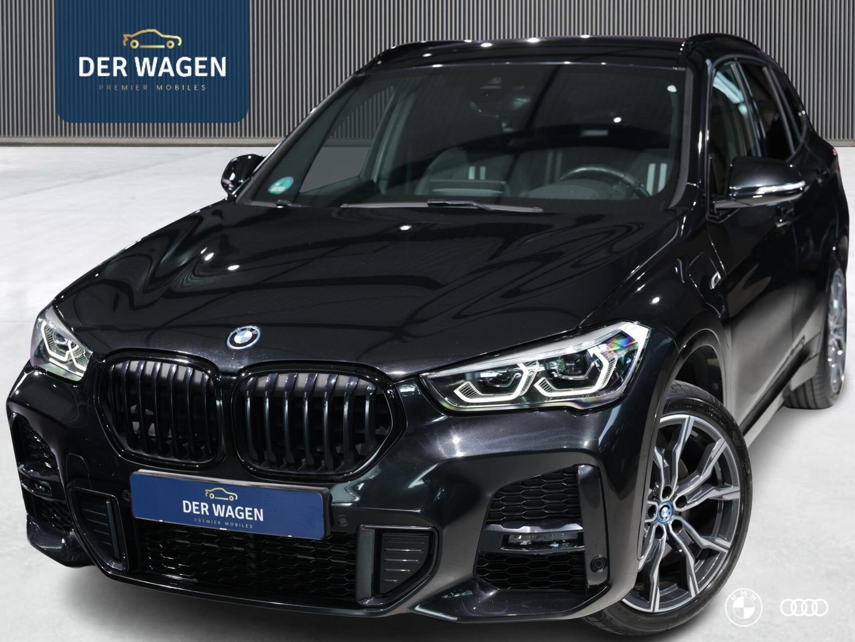 BMW X1 xDr25e M SPORT / HEADUP / HIFI / TREKHAAK / CAMERA /, Auto's, BMW, Stof, Met garantie (alle), Zwart, Bedrijf