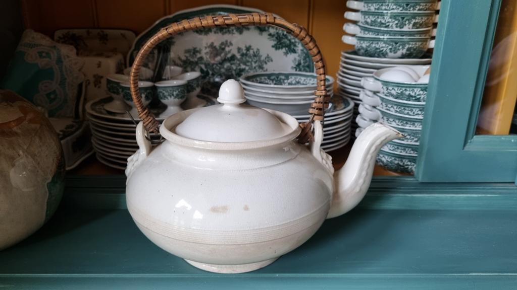 Unieke theepot, Antiek en Kunst, Antiek | Servies los, Ophalen of Verzenden