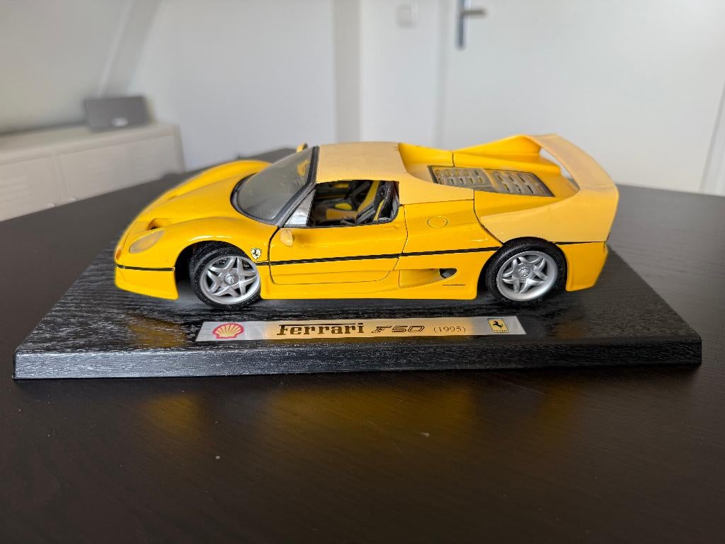 Ferrari F50 (1995) modelauto - geel, Ophalen of Verzenden, Bburago