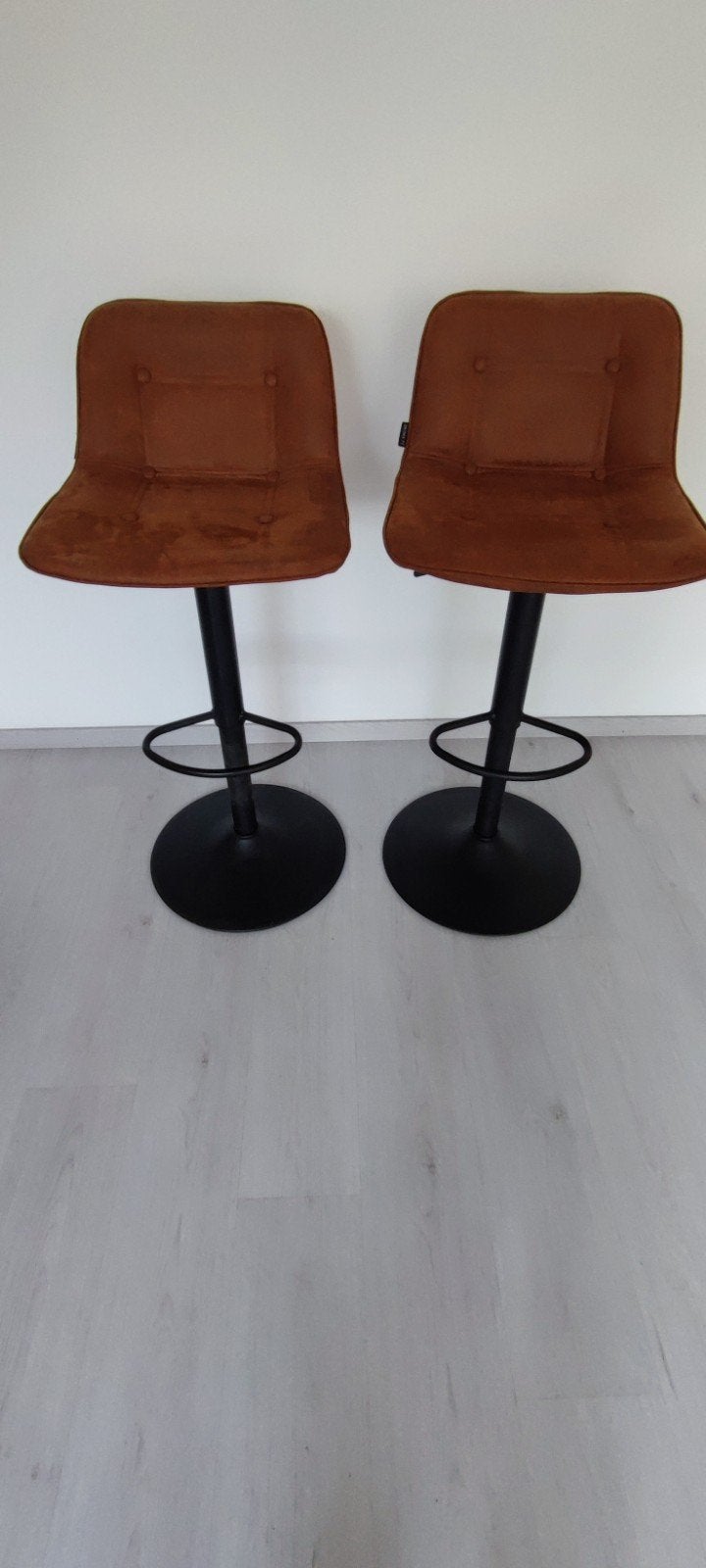 Zo goed als nieuwe Bronx barstoelen (2 stuks)