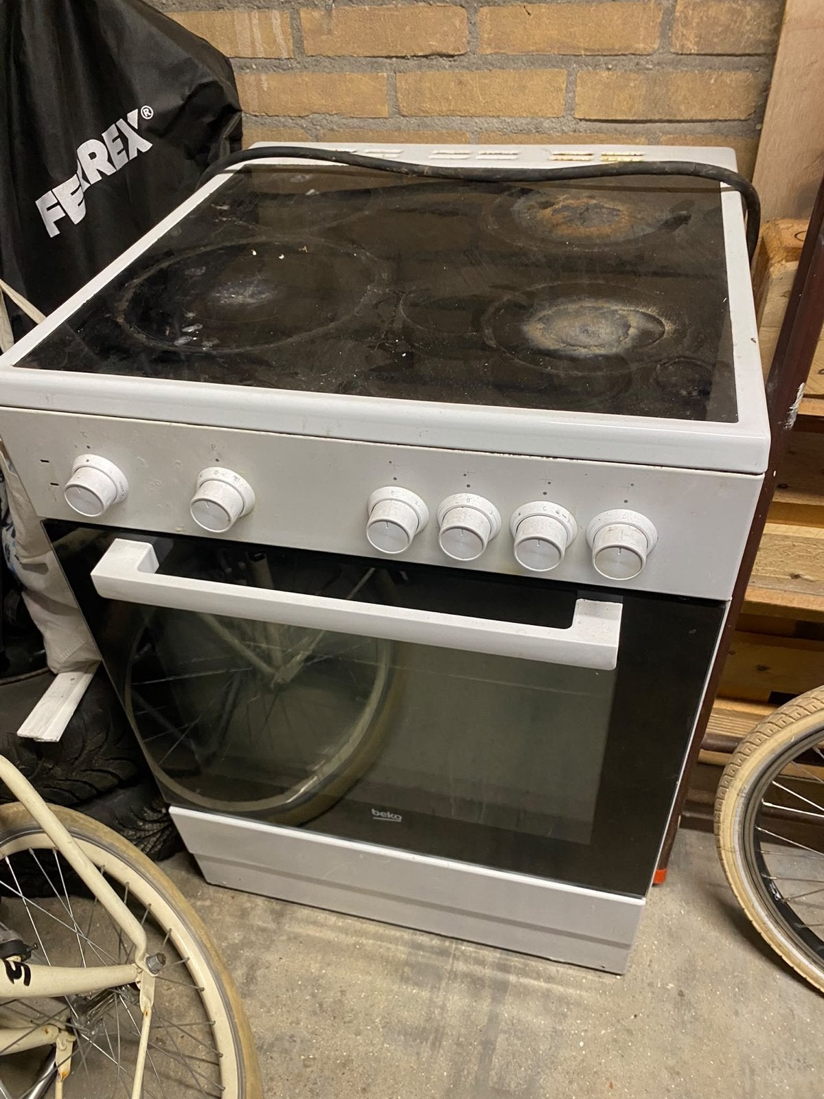 Beko Vrijstaand Elektrisch Fornuis met Oven keramisch, Witgoed en Apparatuur, Gebruikt, 60 cm of meer, Vrijstaand, Elektrisch