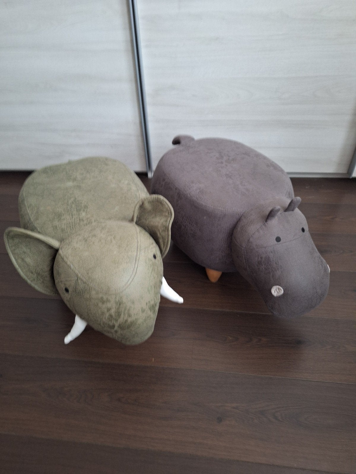 Twee leuke kinderpoefjes: olifant en nijlpaard, Ophalen of Verzenden, Zo goed als nieuw, Overige typen