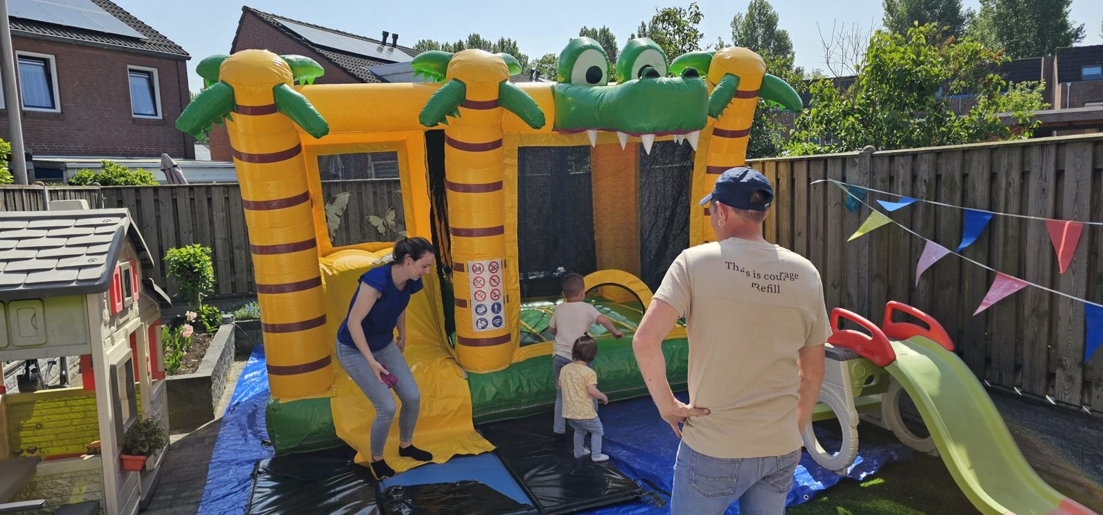 Te koop springkussen in aanhanger, Ophalen, Gebruikt