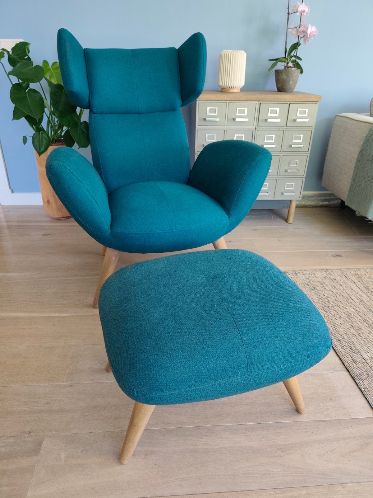 Deense design fauteuil met voetenbank - petrol blauw, Huis en Inrichting, Fauteuils, 75 tot 100 cm, Ophalen of Verzenden, Zo goed als nieuw