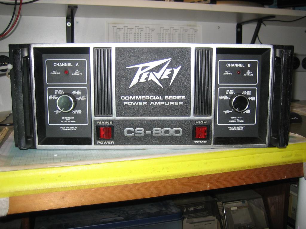 Peavey CS-800 Eindversterkers (2 stuks), Ophalen, Gebruikt, 500 tot 1000 watt, P.A.