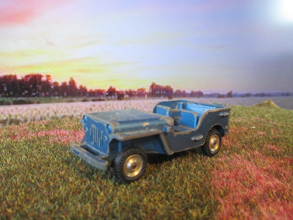 1/43 2 stuks Willy's Jeep Gama voor restauratie, Ophalen of Verzenden, Gebruikt, Auto, Overige merken