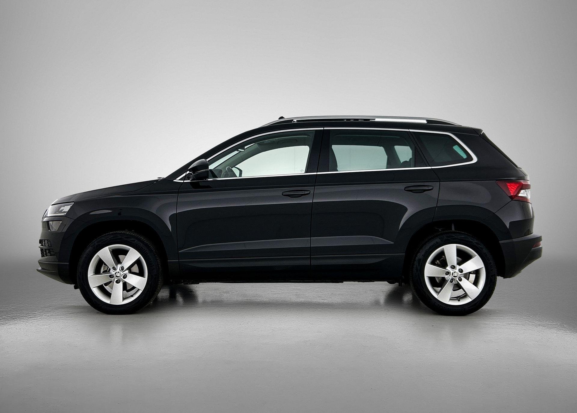 Skoda Karoq 1.5 TSI ACT Style, Auto's, 12 maanden, Stof, 4 cilinders, Zwart