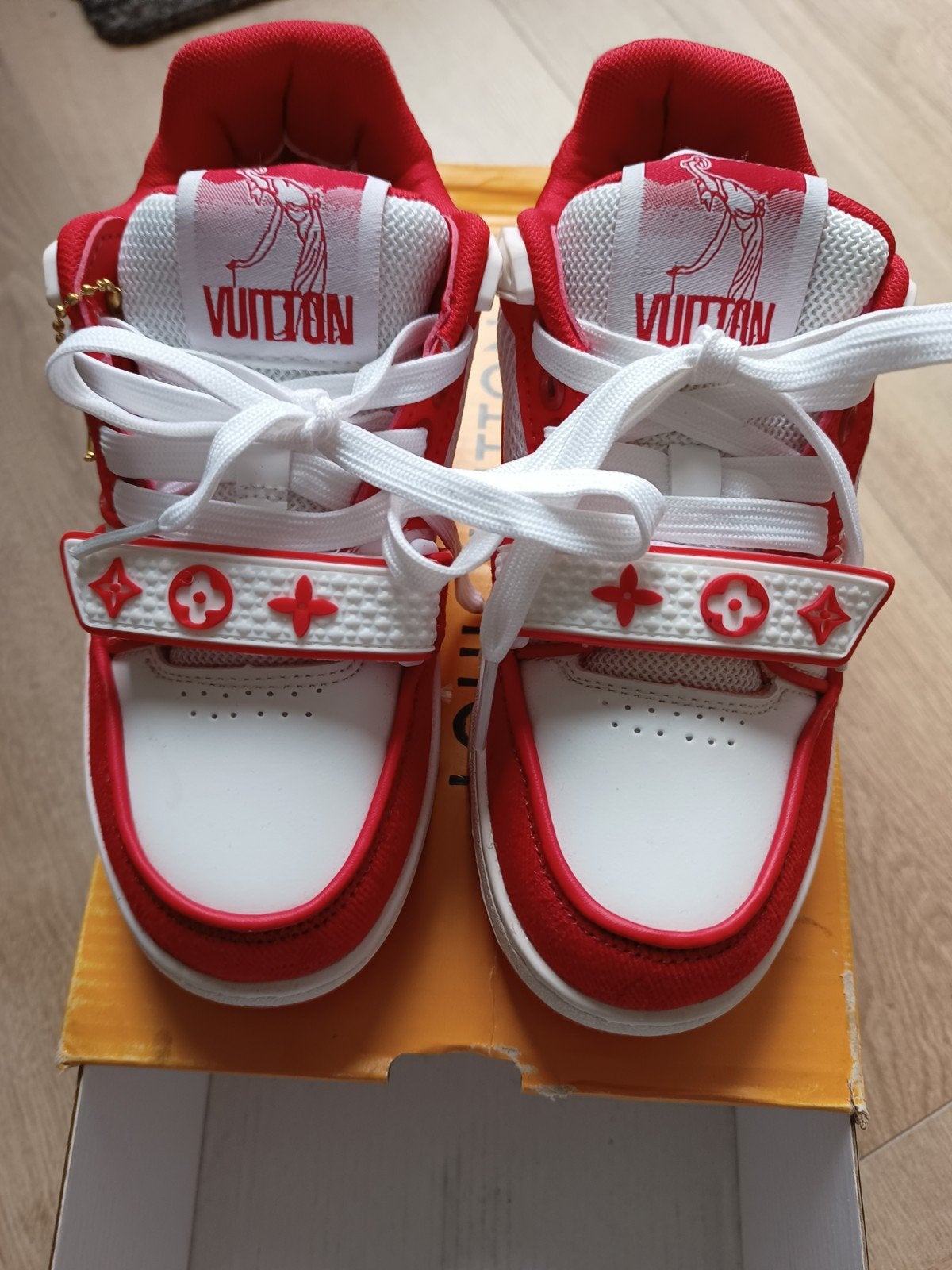Louis Vuitton sneaker maat 31, Ophalen of Verzenden, Nieuw, Jongen of Meisje, Schoenen