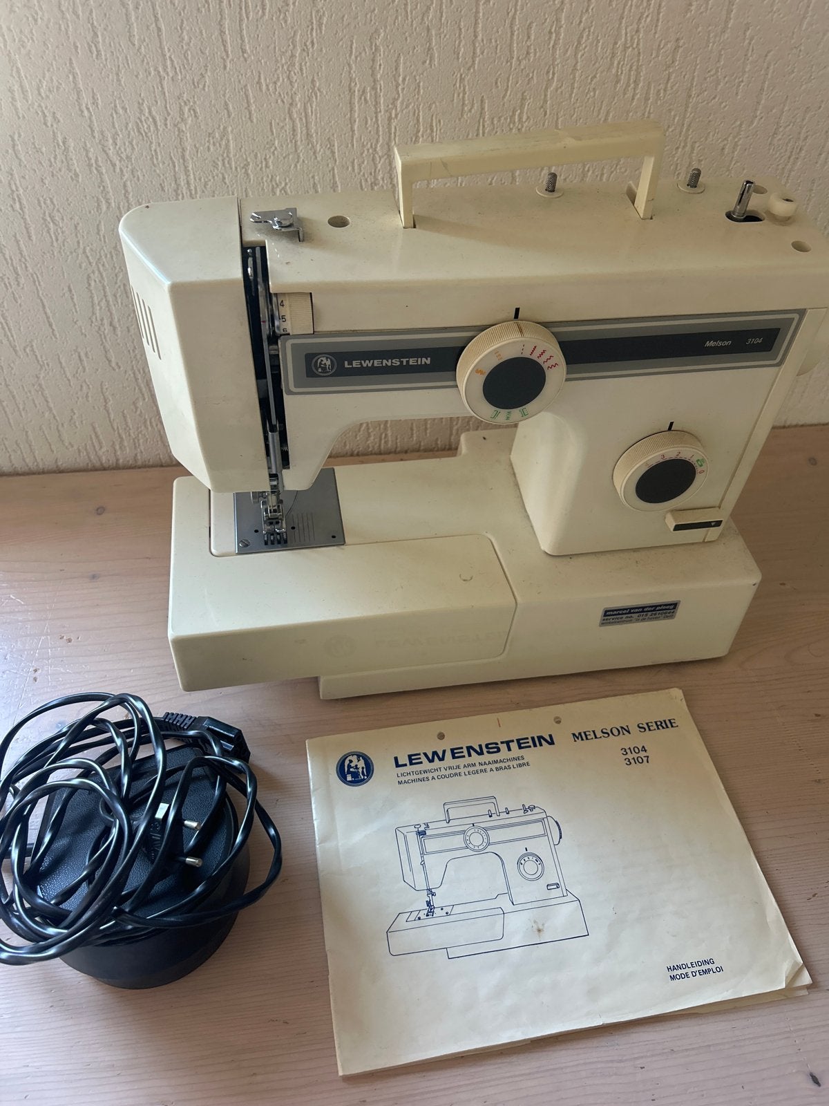 Lewenstein Melson Serie 3104  Naaimachine, Hobby en Vrije tijd, Ophalen of Verzenden, Zo goed als nieuw, Naaimachine, Lewenstein